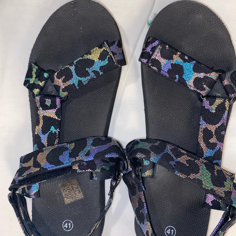 Sleek Black Sandals with Modern Comfort. 0152 - Picture 2 of 5